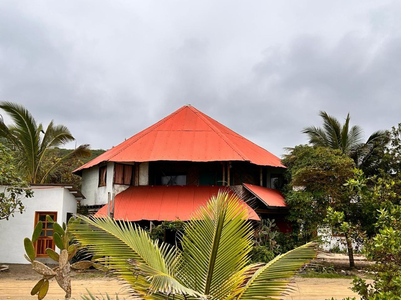 Wipeout Cabana Restaurant Bed & Breakfast Las Tunas Exterior photo